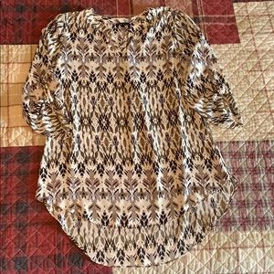 3 FOR $20 FLOWY PATTERNED V-NECK TOP